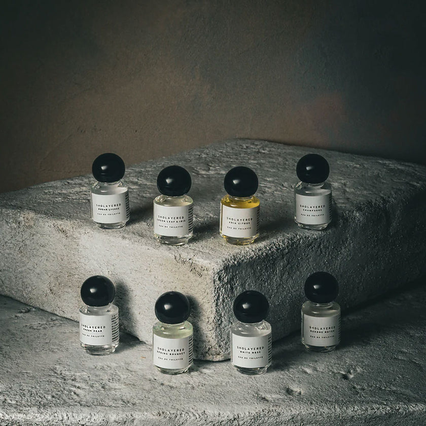 Fragrances japonaises emblématiques Sholayered dans un format compact, à emporter partout.