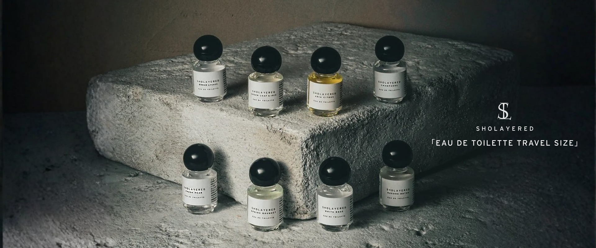 Les fragrances emblématiques dans un format compact, à emporter partout.