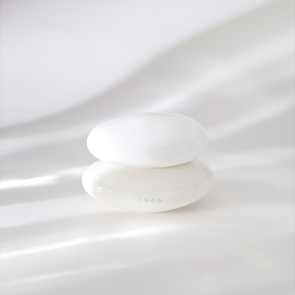 1945 White – Image 3