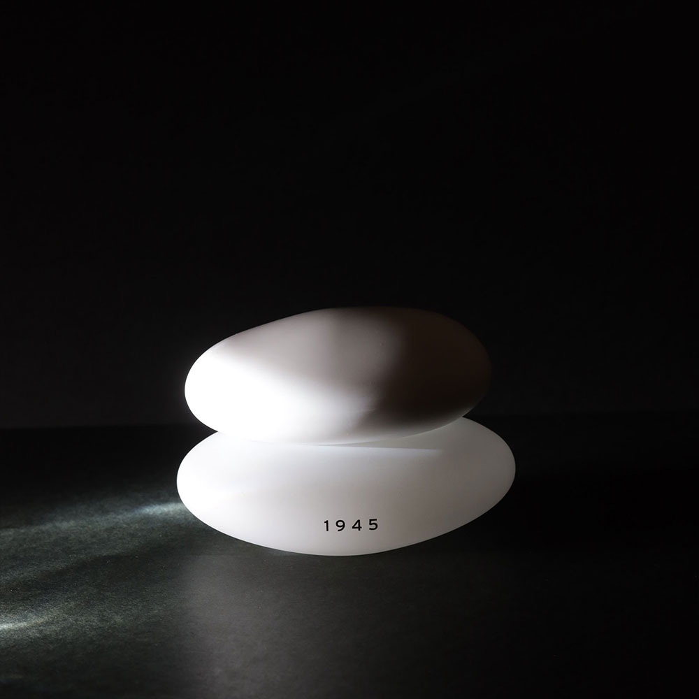 1945 White – Image 4